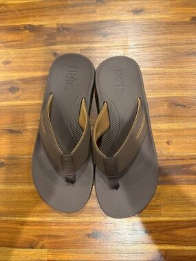 Reef Gray and Tan Men’s Flip Flops
